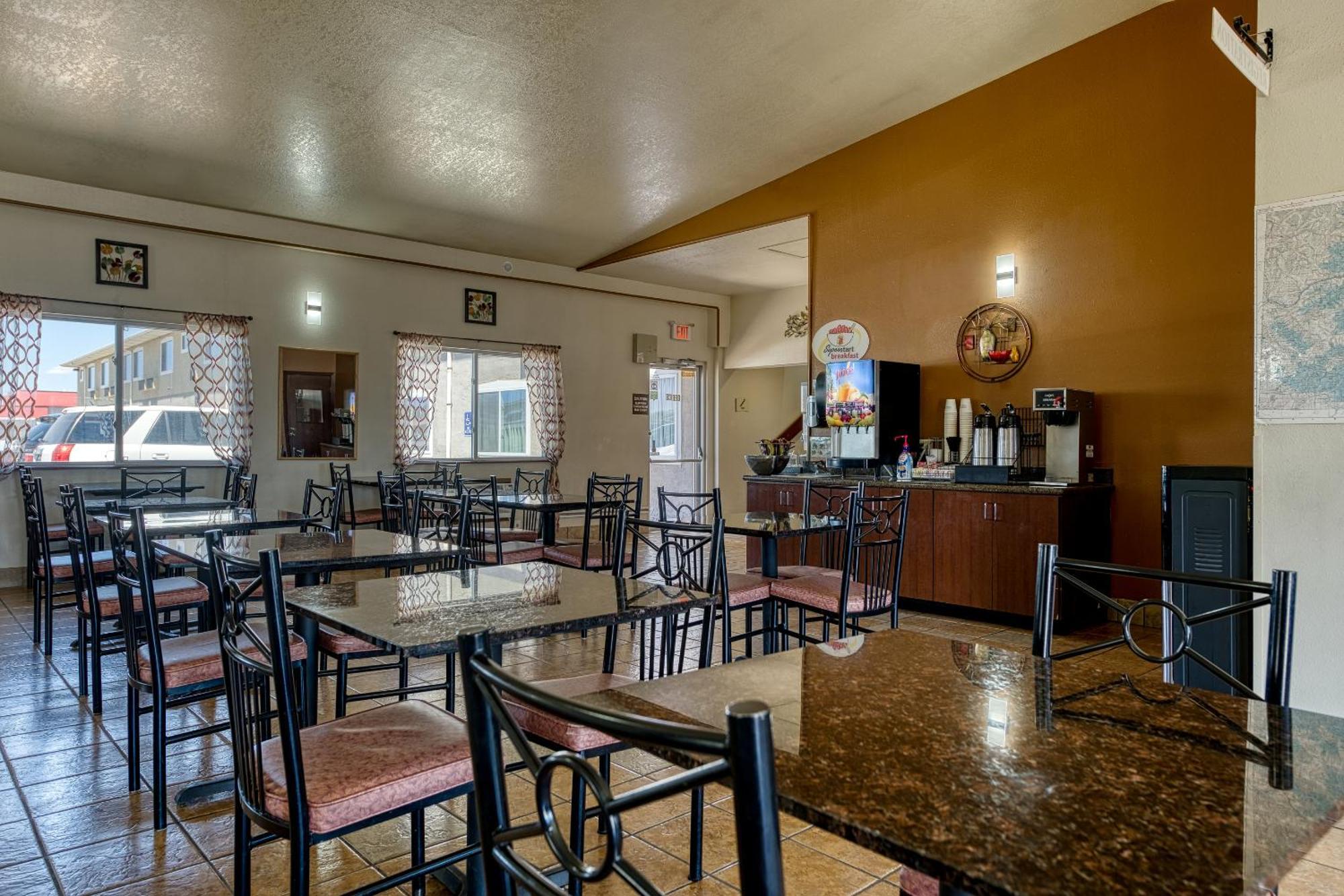 ซูเปอร์ 8 บาย วินด์แฮม อะลาโมซา Motel อลาโมซา ภายนอก รูปภาพ