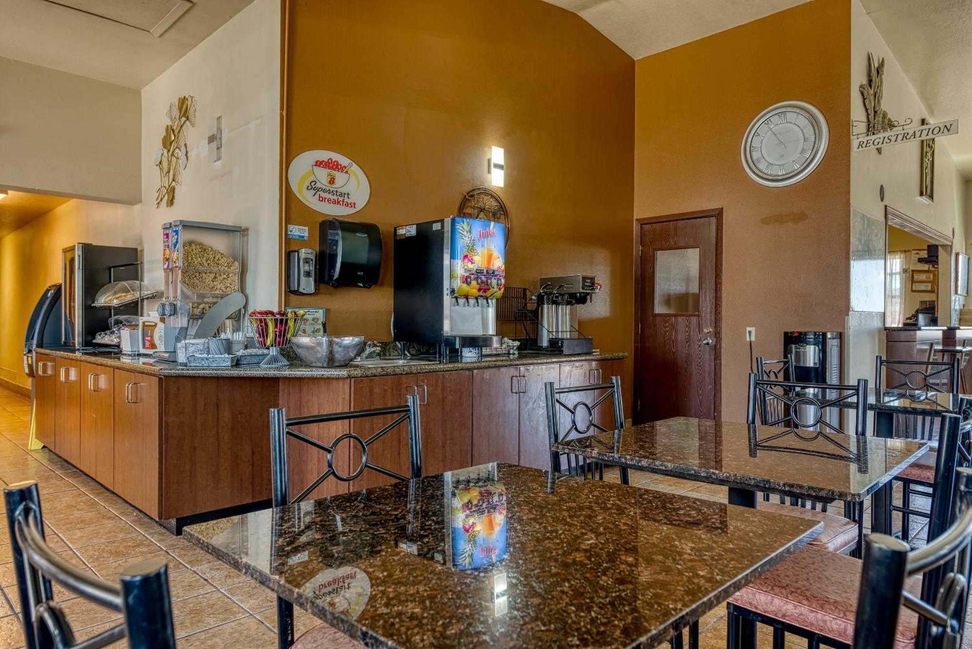 ซูเปอร์ 8 บาย วินด์แฮม อะลาโมซา Motel อลาโมซา ภายนอก รูปภาพ