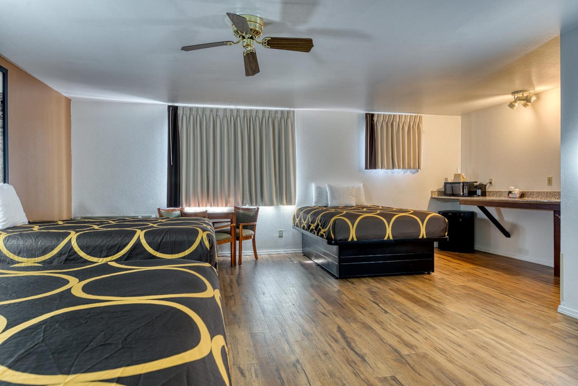 ซูเปอร์ 8 บาย วินด์แฮม อะลาโมซา Motel อลาโมซา ห้อง รูปภาพ